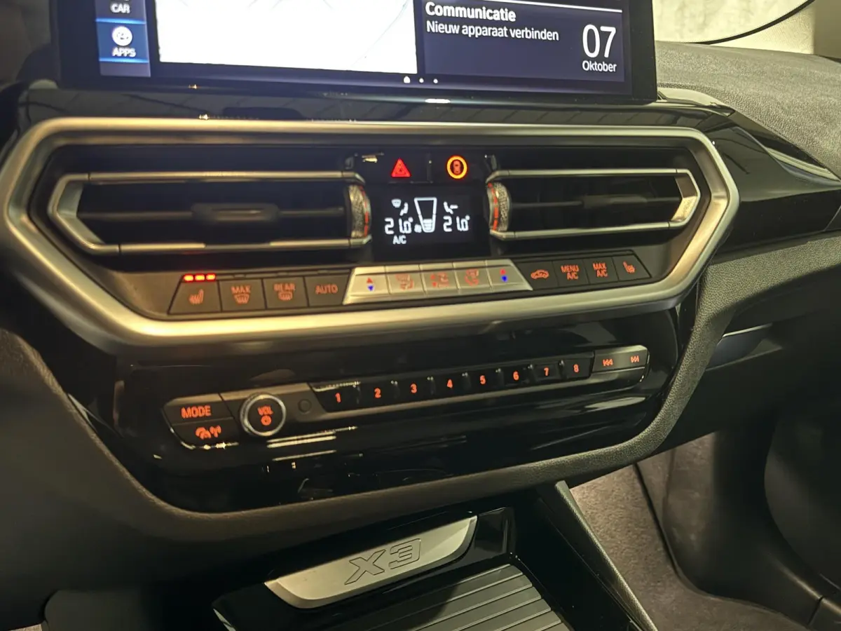 xDrive30e Business | navi | leder | led |
