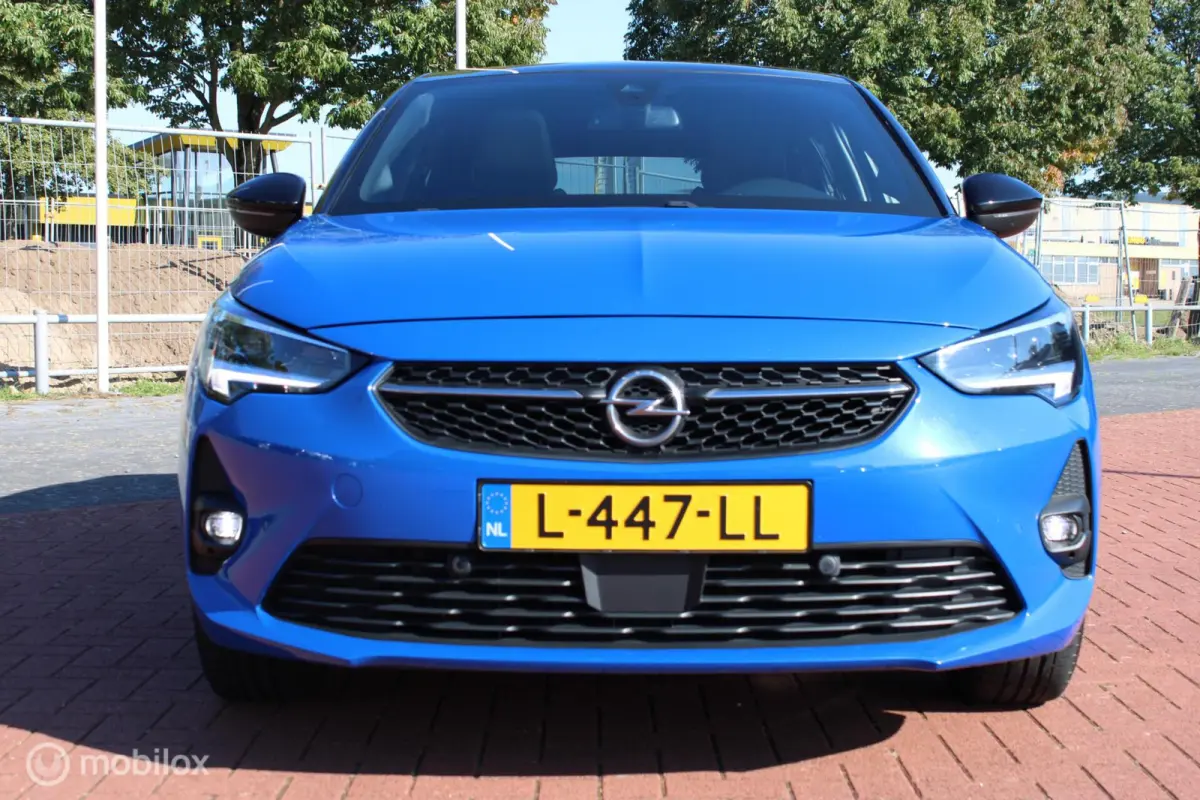 Ultimate 50 kWh, Panoramadak, Sportstoelen, Zwart dak, Zwarte hemel, Pdc voor + achter + camera, Stoel-stuurverwarming, Ful Ledverlichting, Keyless go/entry