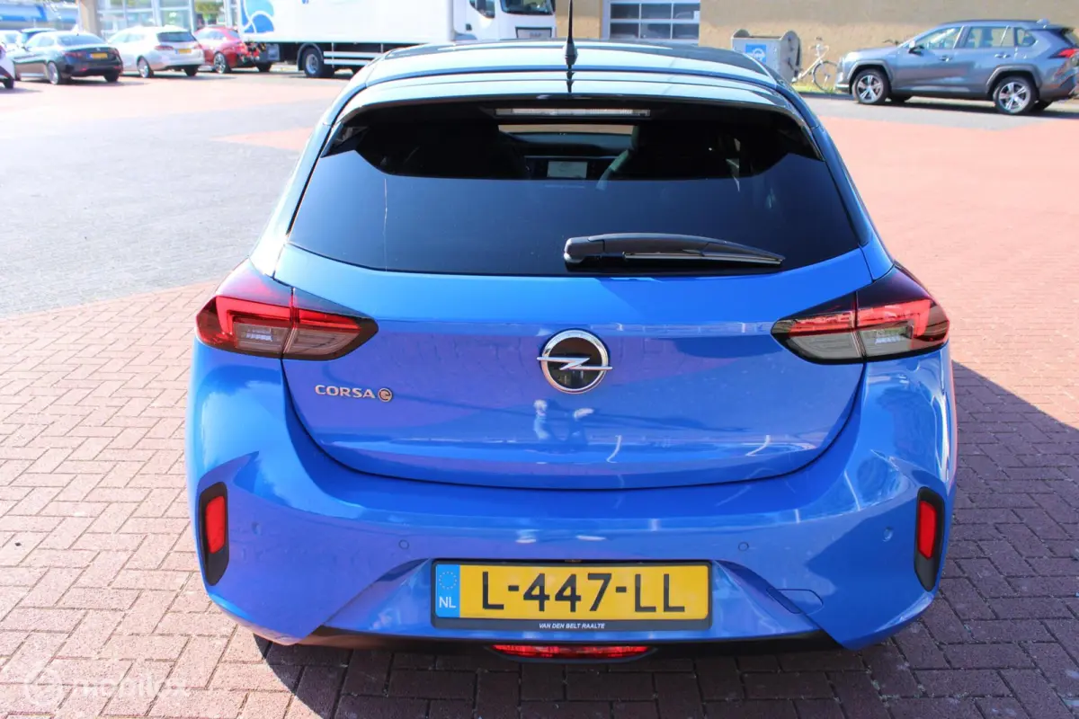 Ultimate 50 kWh, Panoramadak, Sportstoelen, Zwart dak, Zwarte hemel, Pdc voor + achter + camera, Stoel-stuurverwarming, Ful Ledverlichting, Keyless go/entry