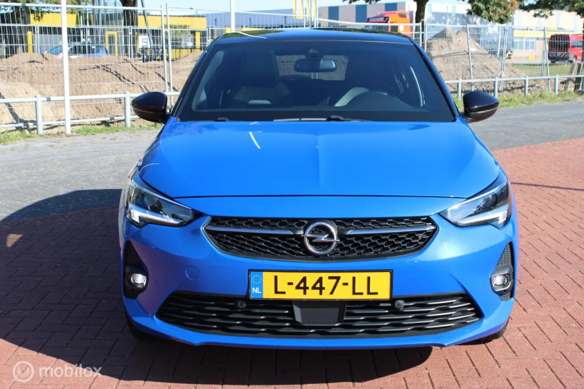 Ultimate 50 kWh, Panoramadak, Sportstoelen, Zwart dak, Zwarte hemel, Pdc voor + achter + camera, Stoel-stuurverwarming, Ful Ledverlichting, Keyless go/entry
