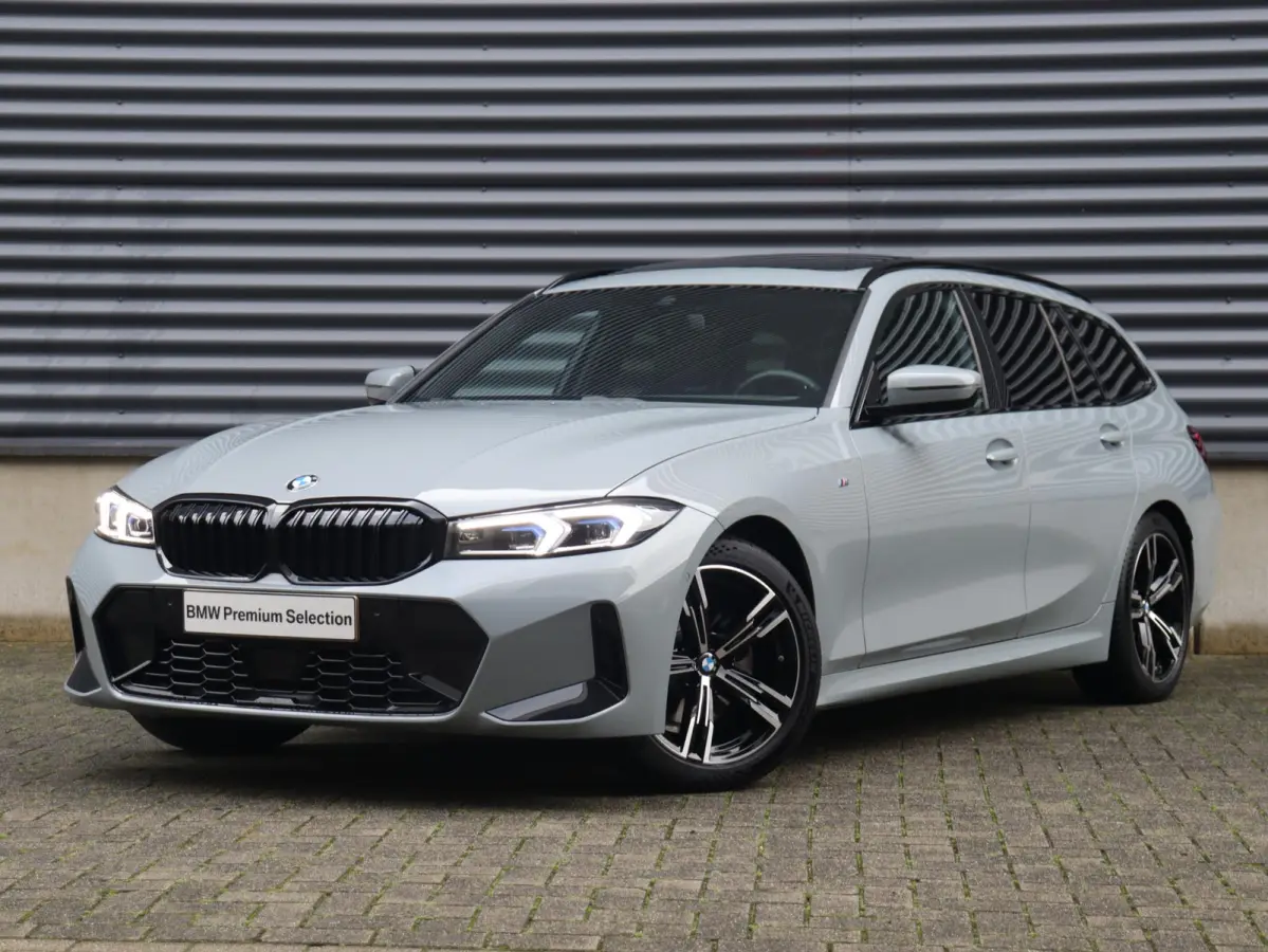 320i | M Sportpakket | Panodak | Trekhaak | Adaptive Cruise Control | Hi-Fi | Camera | Comfort Access | 18'' LMV