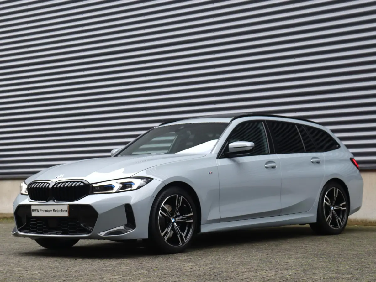320i | M Sportpakket | Panodak | Trekhaak | Adaptive Cruise Control | Hi-Fi | Camera | Comfort Access | 18'' LMV