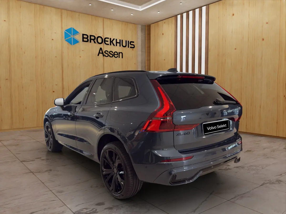 Ultra Black Edition Recharge Plug-In Hybrid AWD | Luchtvering | Trekhaak | Panoramadak | Stoel + Stuur Verwarming | 360 Camera | Memory Stoelen |
