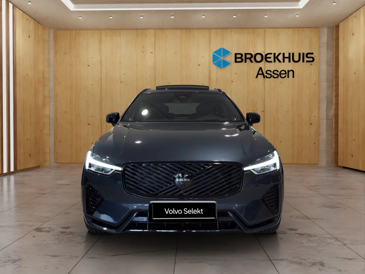 Ultra Black Edition Recharge Plug-In Hybrid AWD | Luchtvering | Trekhaak | Panoramadak | Stoel + Stuur Verwarming | 360 Camera | Memory Stoelen |