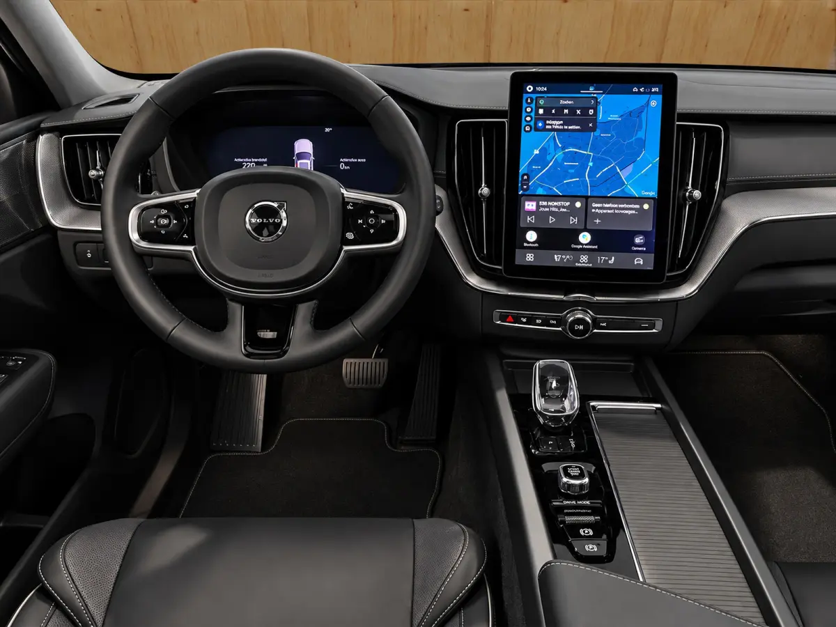 Ultra Black Edition Recharge Plug-In Hybrid AWD | Luchtvering | Trekhaak | Panoramadak | Stoel + Stuur Verwarming | 360 Camera | Memory Stoelen |