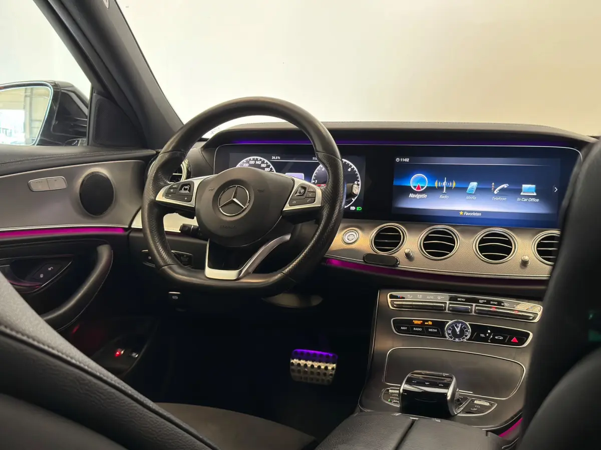 220 d AMG / NL-auto / BTW / Trekhaak / 19'' INCH