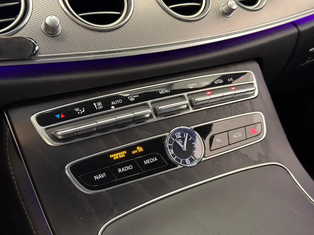 220 d AMG / NL-auto / BTW / Trekhaak / 19'' INCH