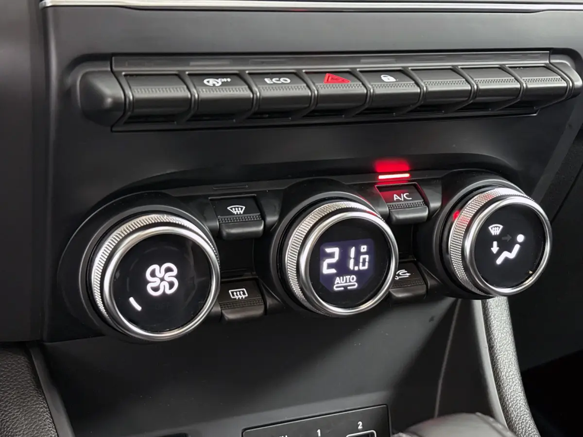 1.3 TCe 140PK Zen | DEALER ONDERHOUDEN | CLIMAT CONTROL | CARPLAY | PARK. SENSOREN | LM VELGEN