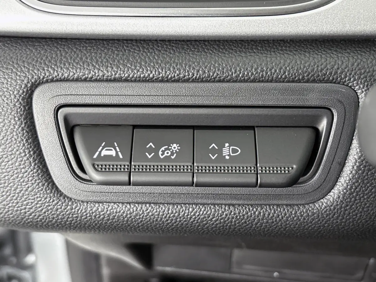 1.3 TCe 140PK Zen | DEALER ONDERHOUDEN | CLIMAT CONTROL | CARPLAY | PARK. SENSOREN | LM VELGEN