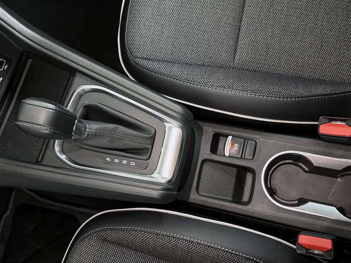 1.3 TCe 140PK Zen | DEALER ONDERHOUDEN | CLIMAT CONTROL | CARPLAY | PARK. SENSOREN | LM VELGEN