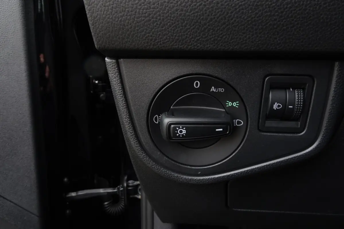 1.0 TSI Life,NL AUTO, NAP, AUTOMAAT, LED, CLIMA, CARPLAY, LMV