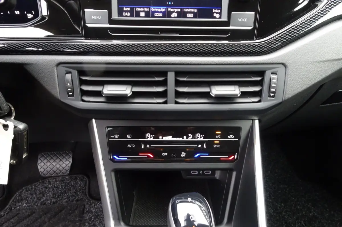1.0 TSI Life,NL AUTO, NAP, AUTOMAAT, LED, CLIMA, CARPLAY, LMV