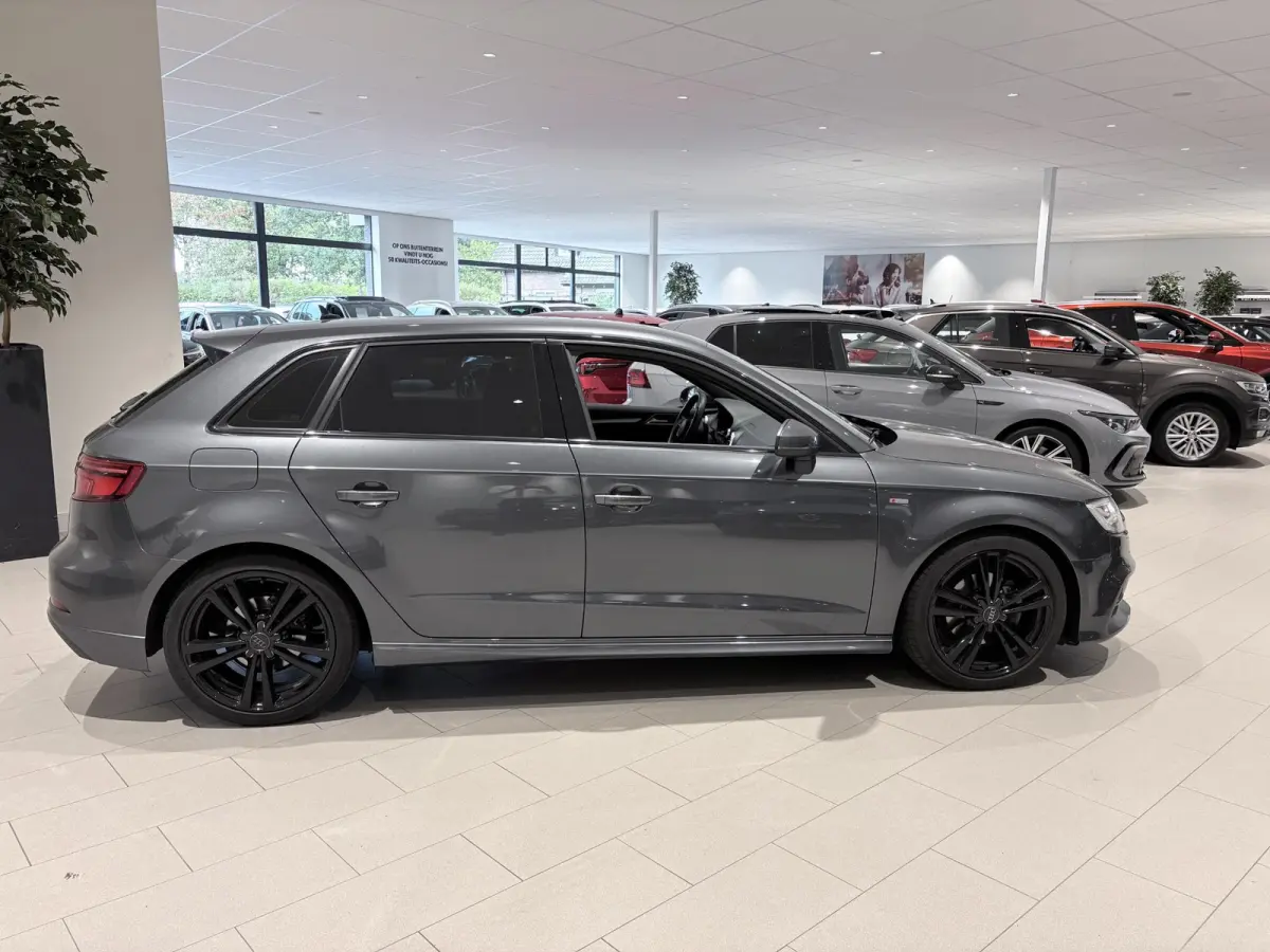 30 TDI Sport S Line Edition