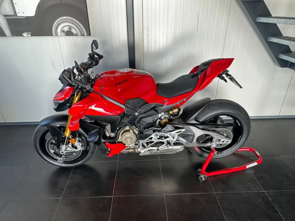 bj2025 BTW *Full PPF *1400km *Garantie *Nieuwstaat