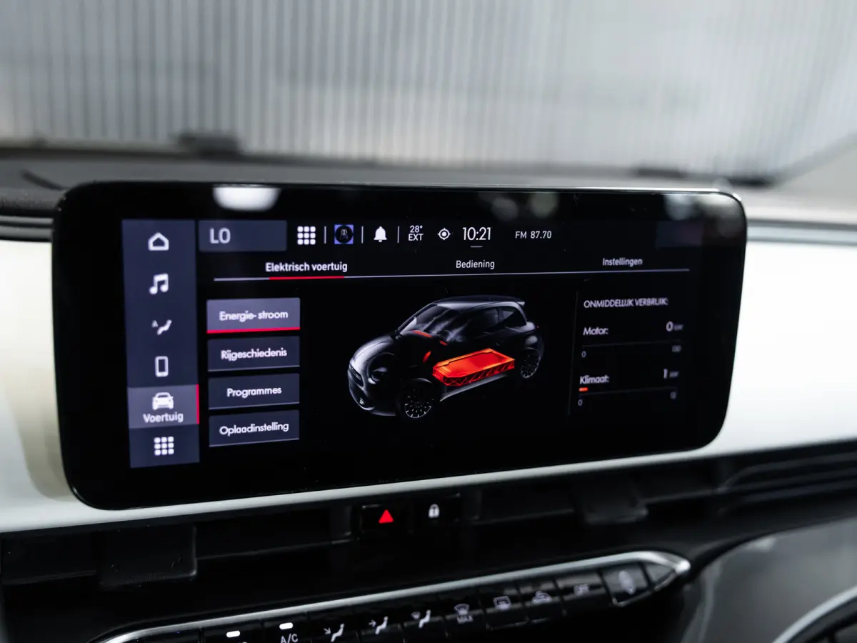 Urban 24 kWh l SoH 96% l Virtueel cockpit l CARPLAY l Keyless entry l BTW auto l 1ste. eig. l Dealer onderh. l ALS NIEUW