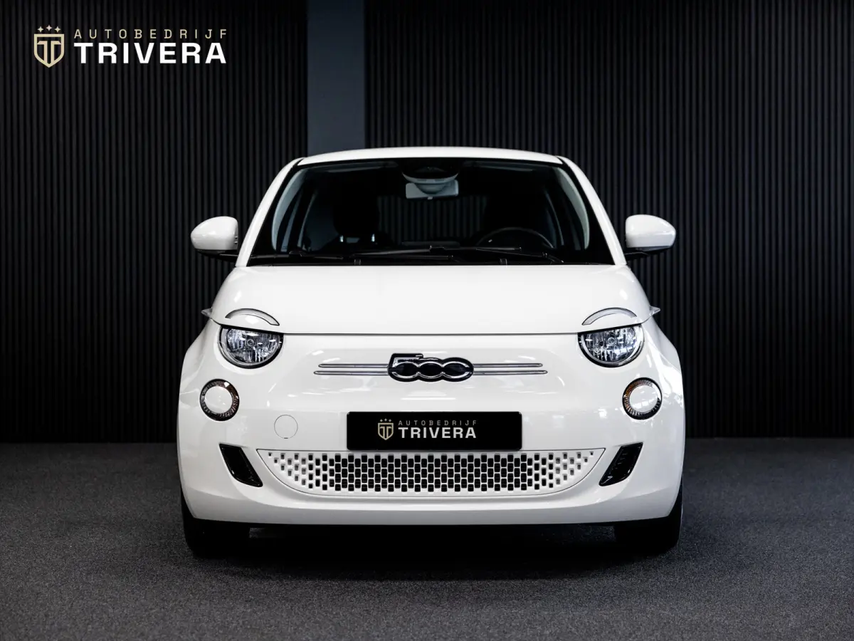 Urban 24 kWh l SoH 96% l Virtueel cockpit l CARPLAY l Keyless entry l BTW auto l 1ste. eig. l Dealer onderh. l ALS NIEUW