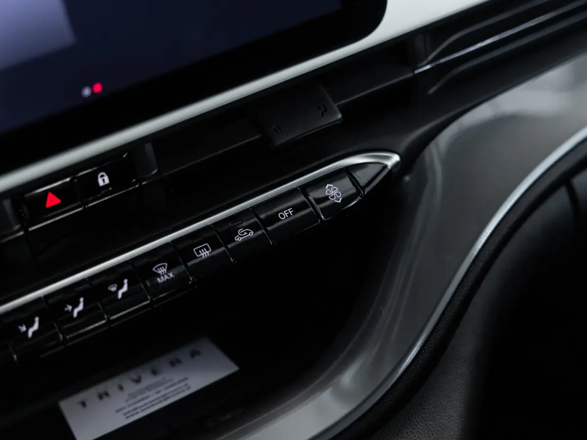 Urban 24 kWh l SoH 96% l Virtueel cockpit l CARPLAY l Keyless entry l BTW auto l 1ste. eig. l Dealer onderh. l ALS NIEUW