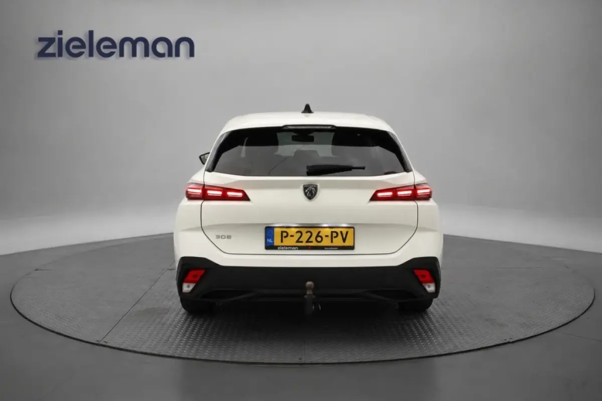1.2 PureTech Active Pack Business - Digitaal Cockpit, Carplay, Cruise, Afn. Trekaak