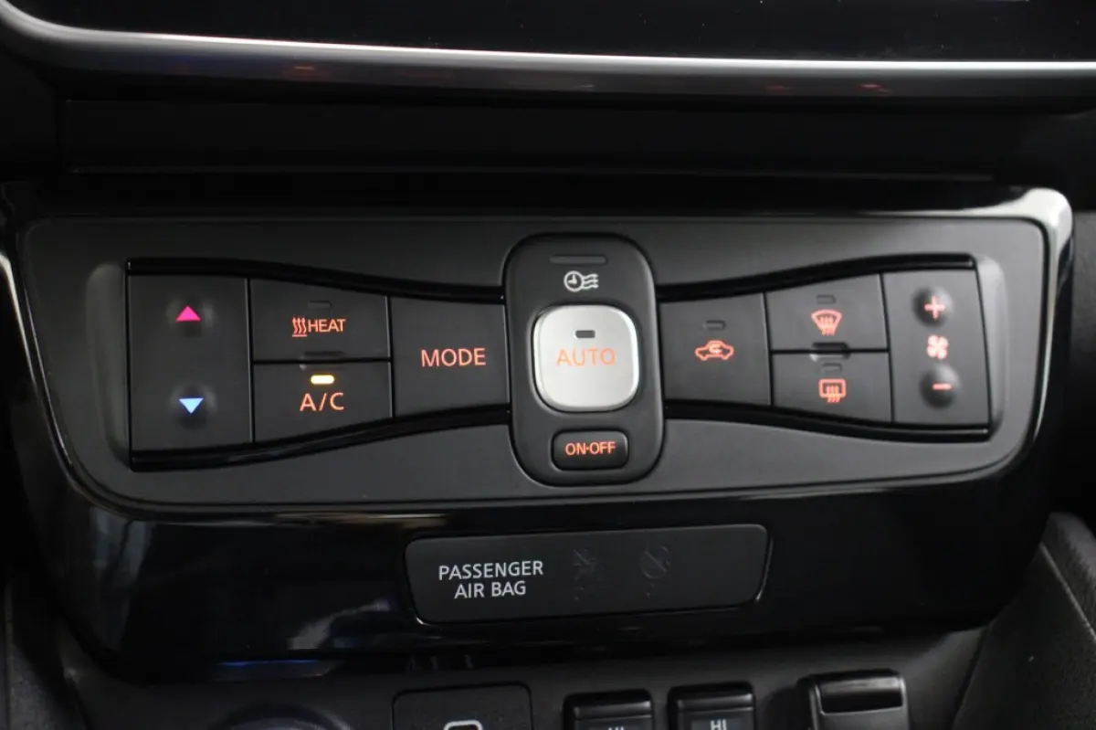 E+ N-Connecta 62 kWh - Carplay, Camera, Adapt. Cruise, Stoelverw. SOH 93,85%