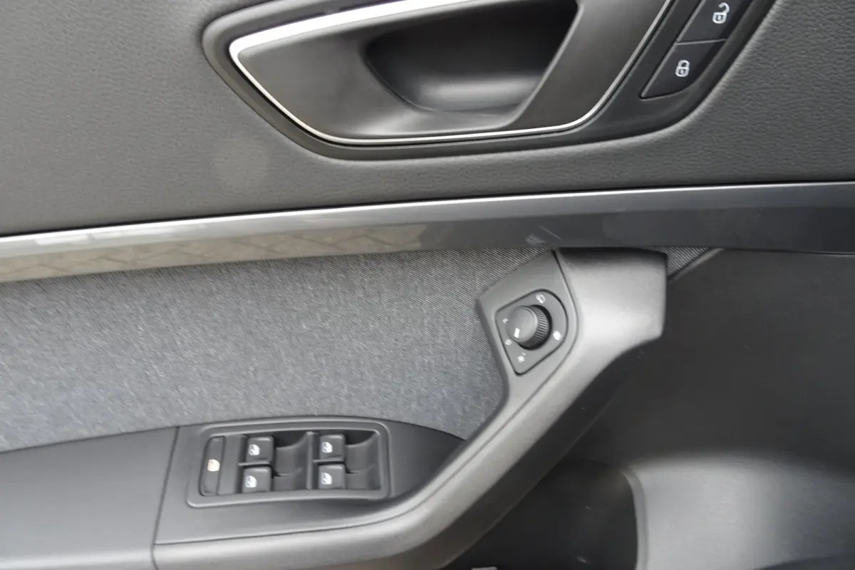 1.5 TSI Style Business Intense, NL AUTO, NAP, CAMERA, LED, CARPLAY, ANDROIDAUTO, 1E EIGENAAR, 1800KG TREKGEWICHT
