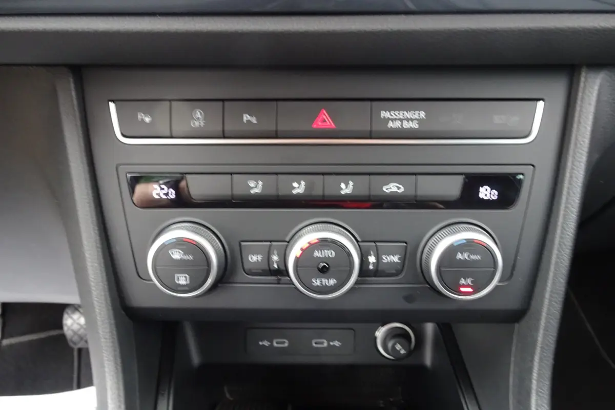 1.5 TSI Style Business Intense, NL AUTO, NAP, CAMERA, LED, CARPLAY, ANDROIDAUTO, 1E EIGENAAR, 1800KG TREKGEWICHT