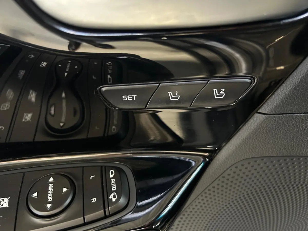 ExecutiveLine 64 kWh | Warmtepomp | Trekhaak Afneembaar + 13-Polige Stekker | Elektrisch verstelbare Voorstoelen | Bestuurdersstoel + Geheugen | Elektrisch Bedienbaar Schuif / Kanteldak | St