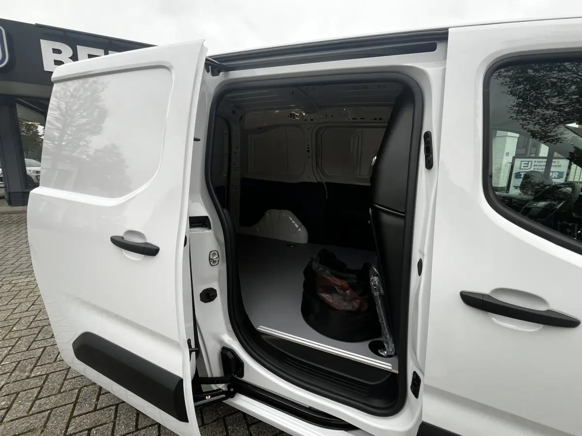 Challenger L1 50 kWh 136pk | Airco | Camera | Carplay | Cruise |