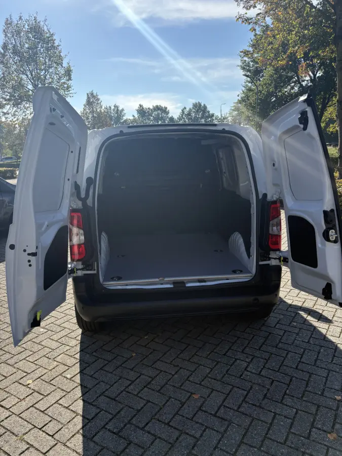 Challenger L1 50 kWh 136pk | Airco | Camera | Carplay | Cruise |