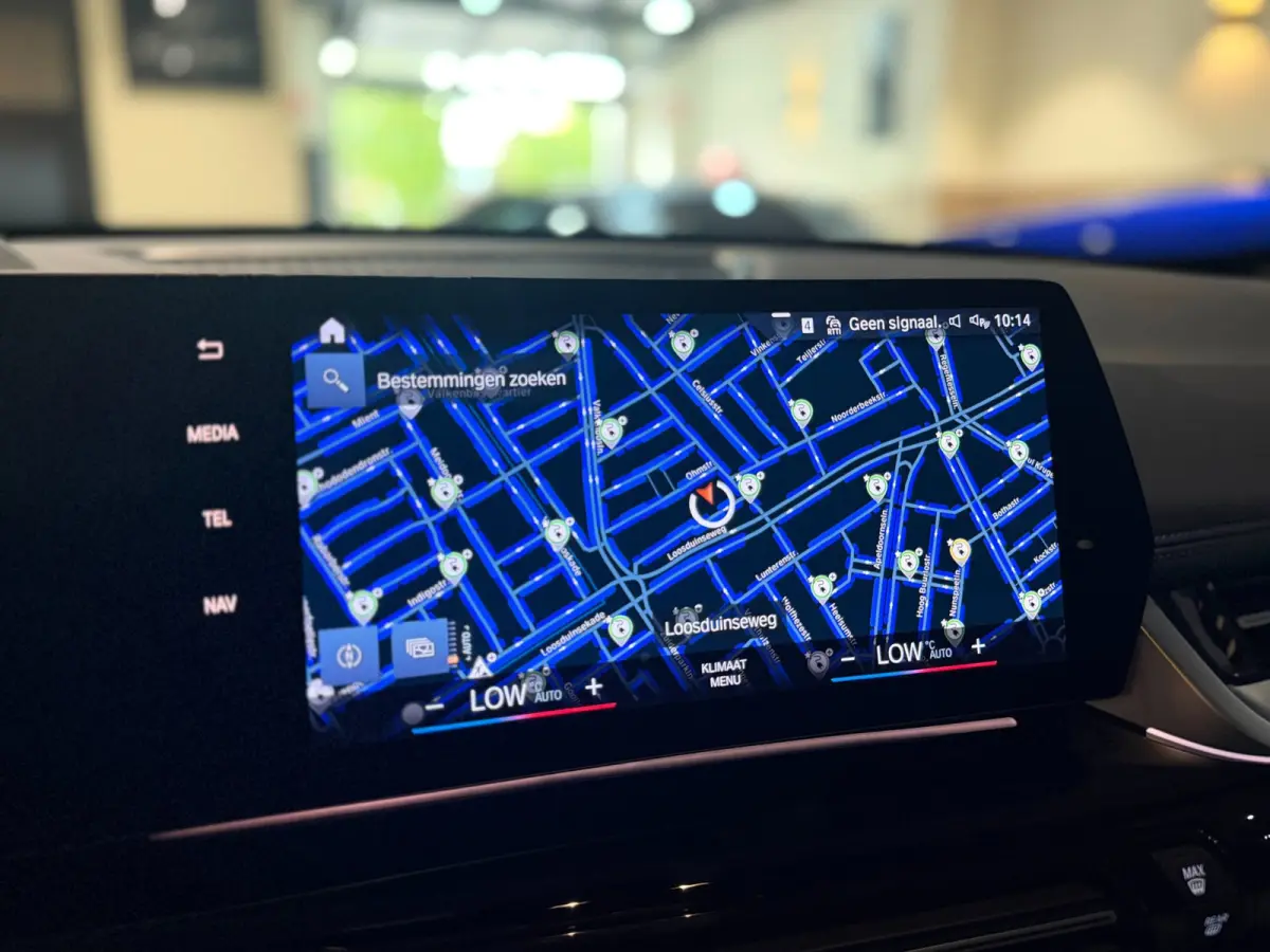 XDrive30e|HUD|H&K|Massage|360|Pano|Keyless|Stuur+Stoel verwarming|SOH92%