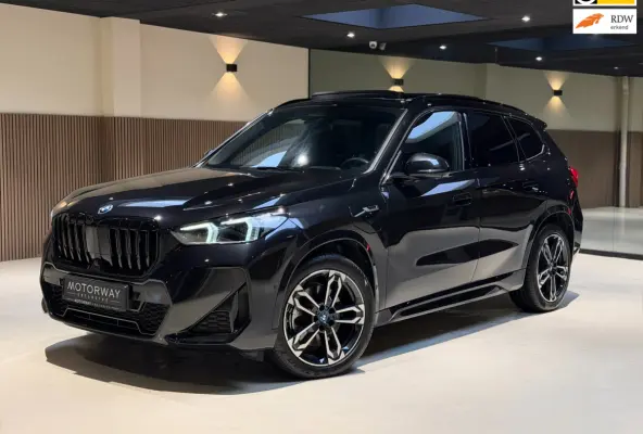 XDrive30e|HUD|H&K|Massage|360|Pano|Keyless|Stuur+Stoel verwarming|SOH92%