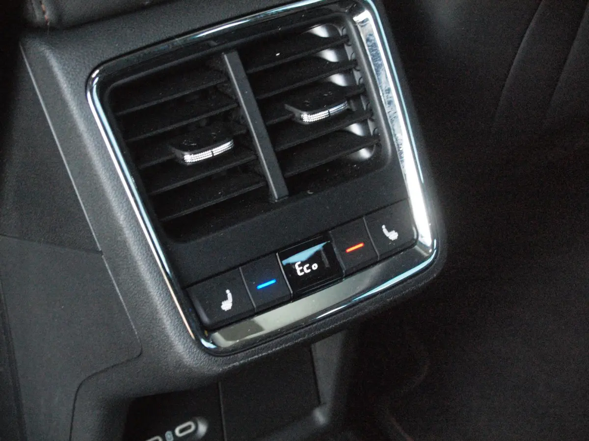 80 First Edition | SOH 90% | Camera | Trekhaak | Warmtepomp | Sfeerverlichting | Leer | ACC | NL-Auto |