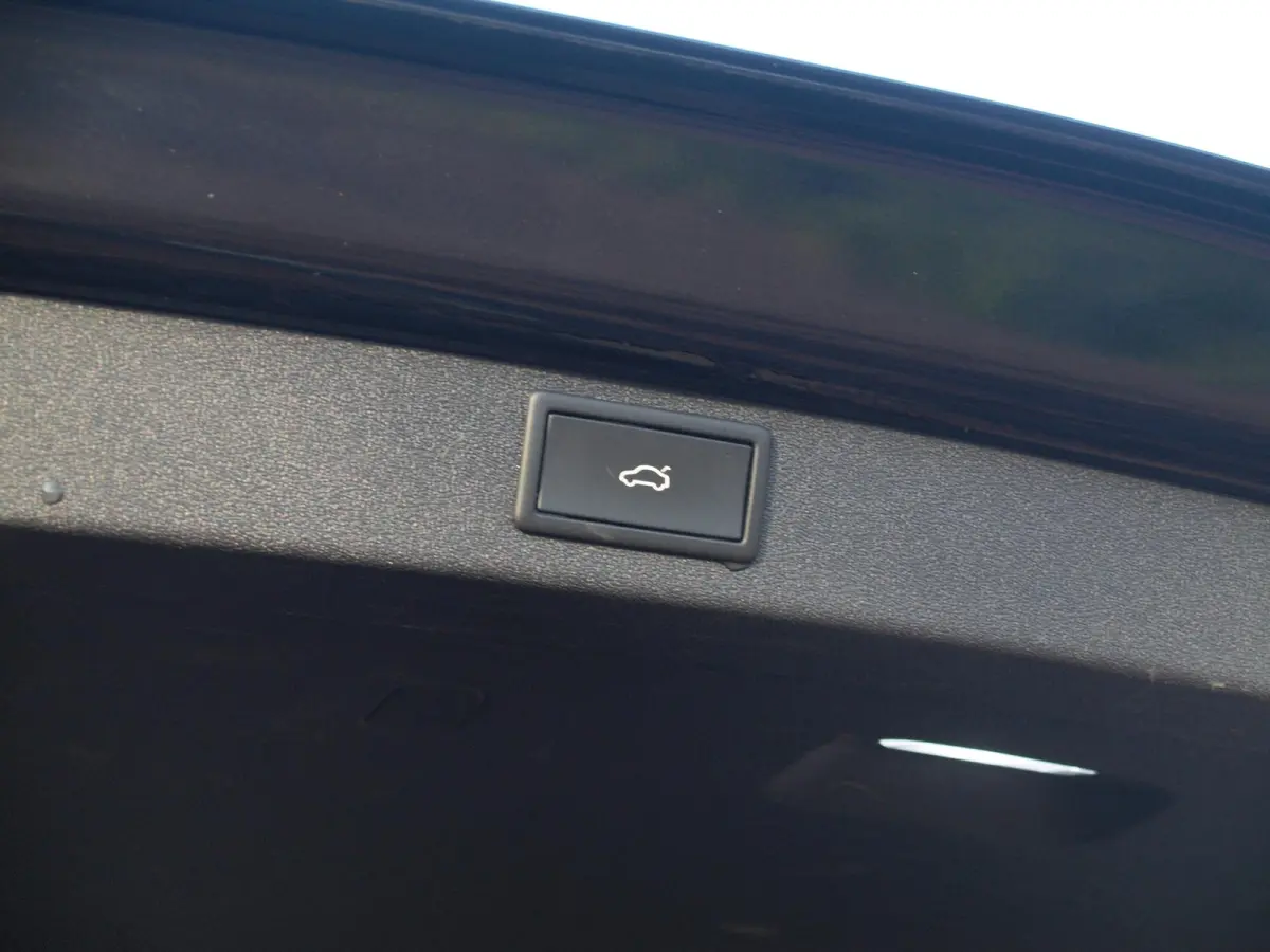 80 First Edition | SOH 90% | Camera | Trekhaak | Warmtepomp | Sfeerverlichting | Leer | ACC | NL-Auto |