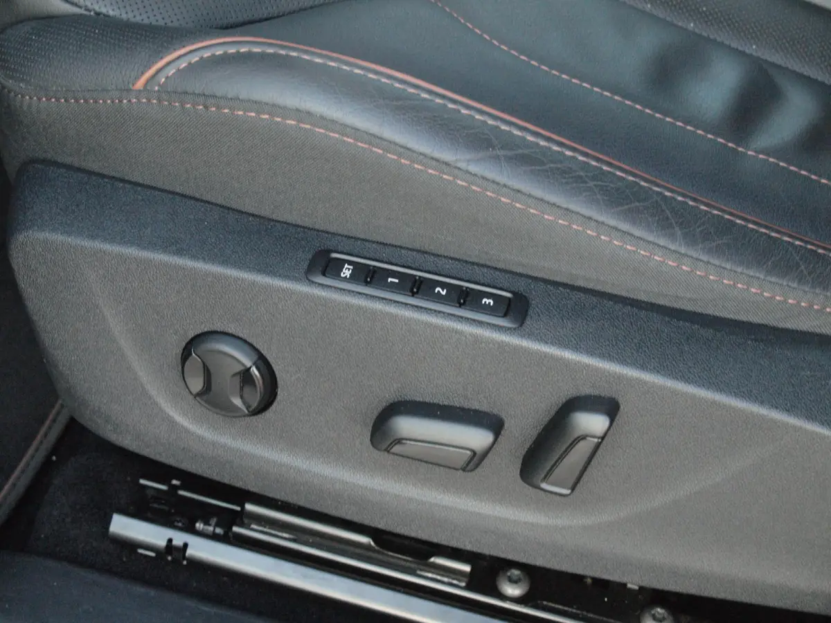 80 First Edition | SOH 90% | Camera | Trekhaak | Warmtepomp | Sfeerverlichting | Leer | ACC | NL-Auto |