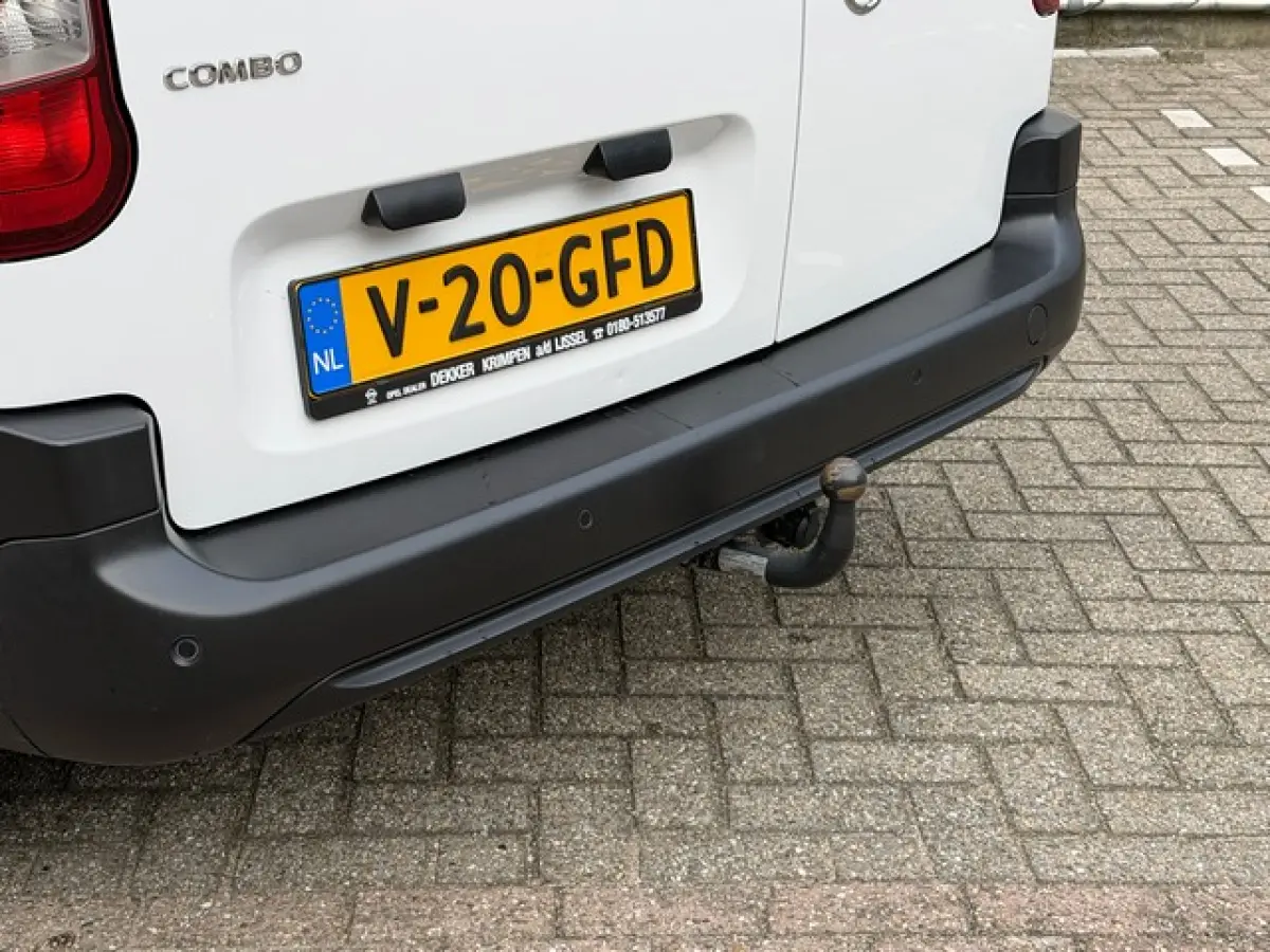 1.5 BlueHDi met Leer, 2 Voorstoelen, PDC, Trekhaak