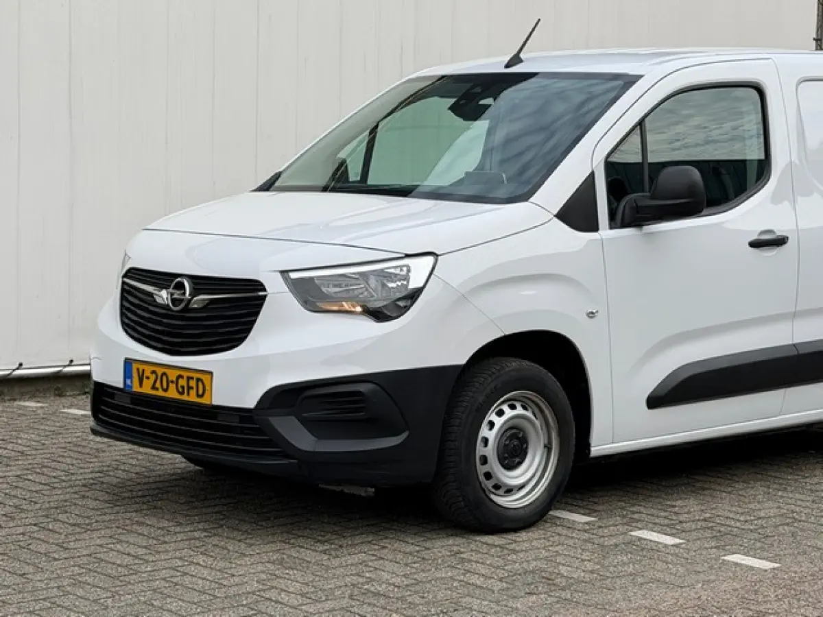 1.5 BlueHDi met Leer, 2 Voorstoelen, PDC, Trekhaak