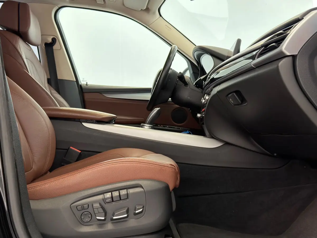 XDrive35i High Executive / NL-auto / Memory / Trekhaak