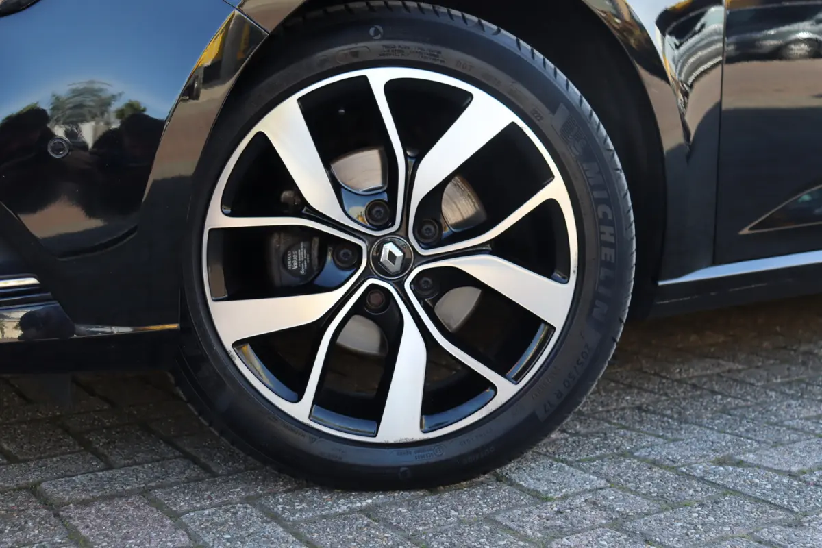 1.3 TCe Bose, Climate, Cruise, Camera A, Dealeronderhouden, PDC V+, Trekhaak, Keyless, Navi, Prijs Is Rijklaar Inclusief 6 Maanden Garantie
