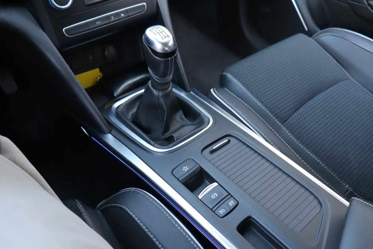 1.3 TCe Bose, Climate, Cruise, Camera A, Dealeronderhouden, PDC V+, Trekhaak, Keyless, Navi, Prijs Is Rijklaar Inclusief 6 Maanden Garantie