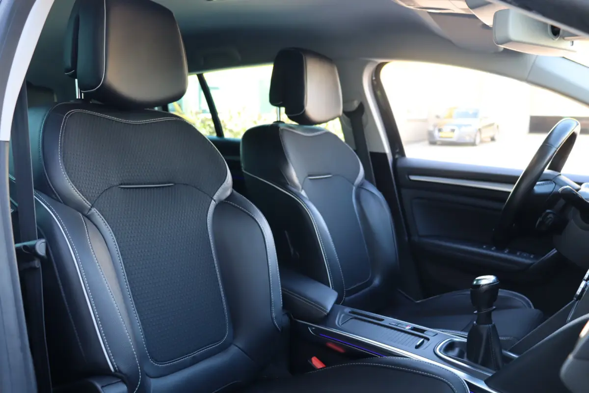 1.3 TCe Bose, Climate, Cruise, Camera A, Dealeronderhouden, PDC V+, Trekhaak, Keyless, Navi, Prijs Is Rijklaar Inclusief 6 Maanden Garantie