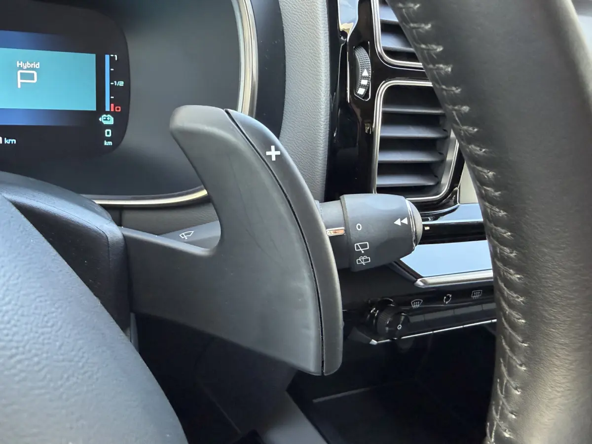 1.6 Plug-in Hybrid 225 Feel / Camera / Sensoren V+A / Keyless / Carplay / 18'' LM /