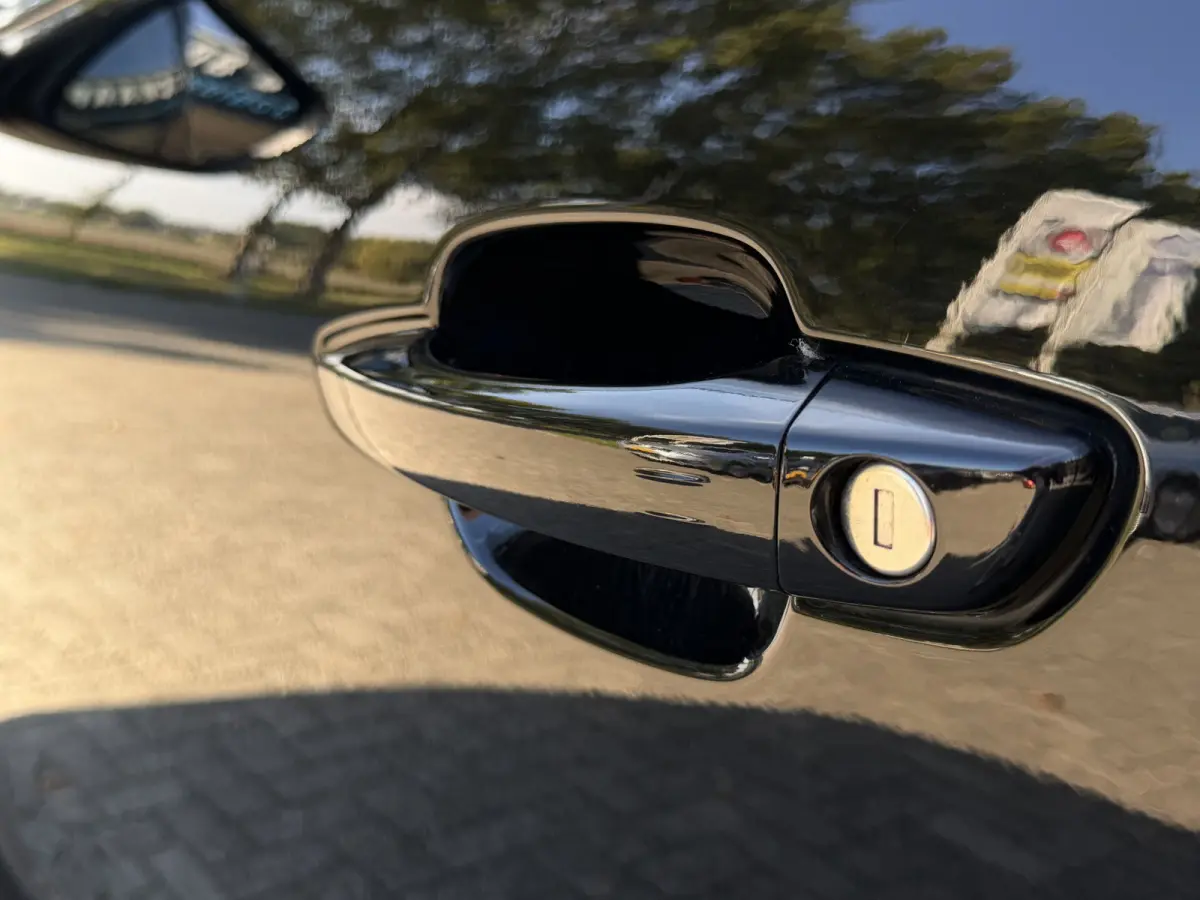 1.6 Plug-in Hybrid 225 Feel / Camera / Sensoren V+A / Keyless / Carplay / 18'' LM /