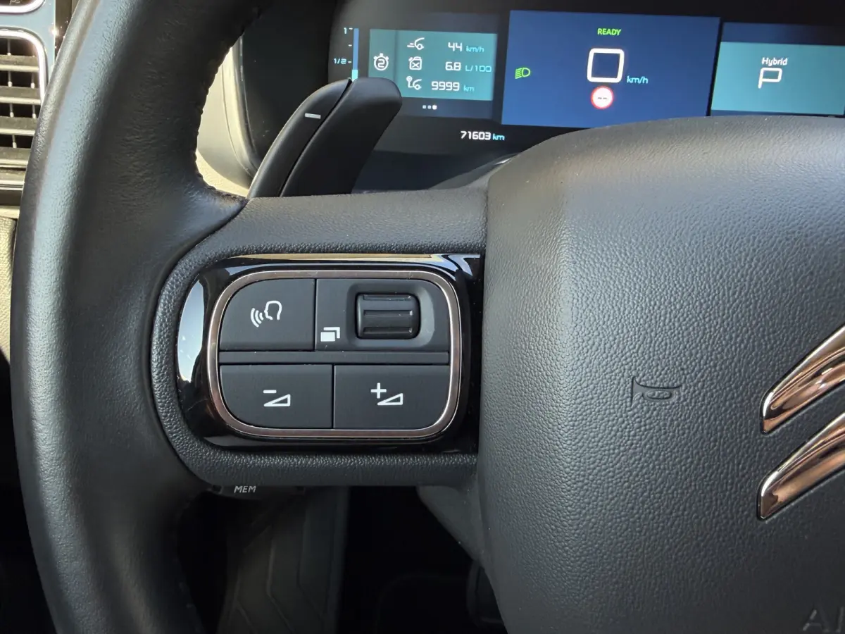 1.6 Plug-in Hybrid 225 Feel / Camera / Sensoren V+A / Keyless / Carplay / 18'' LM /