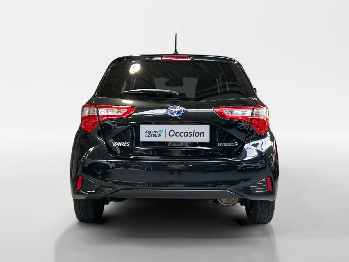 1.5 Hybrid Dynamic | Apple Carplay / Android Auto | Parkeersensoren Voor | Parkeercamera Achter | Lichtsensor + Regensensor | Cruise Control | Rijstrooksensor | 15"Lichtmetalen Velgen