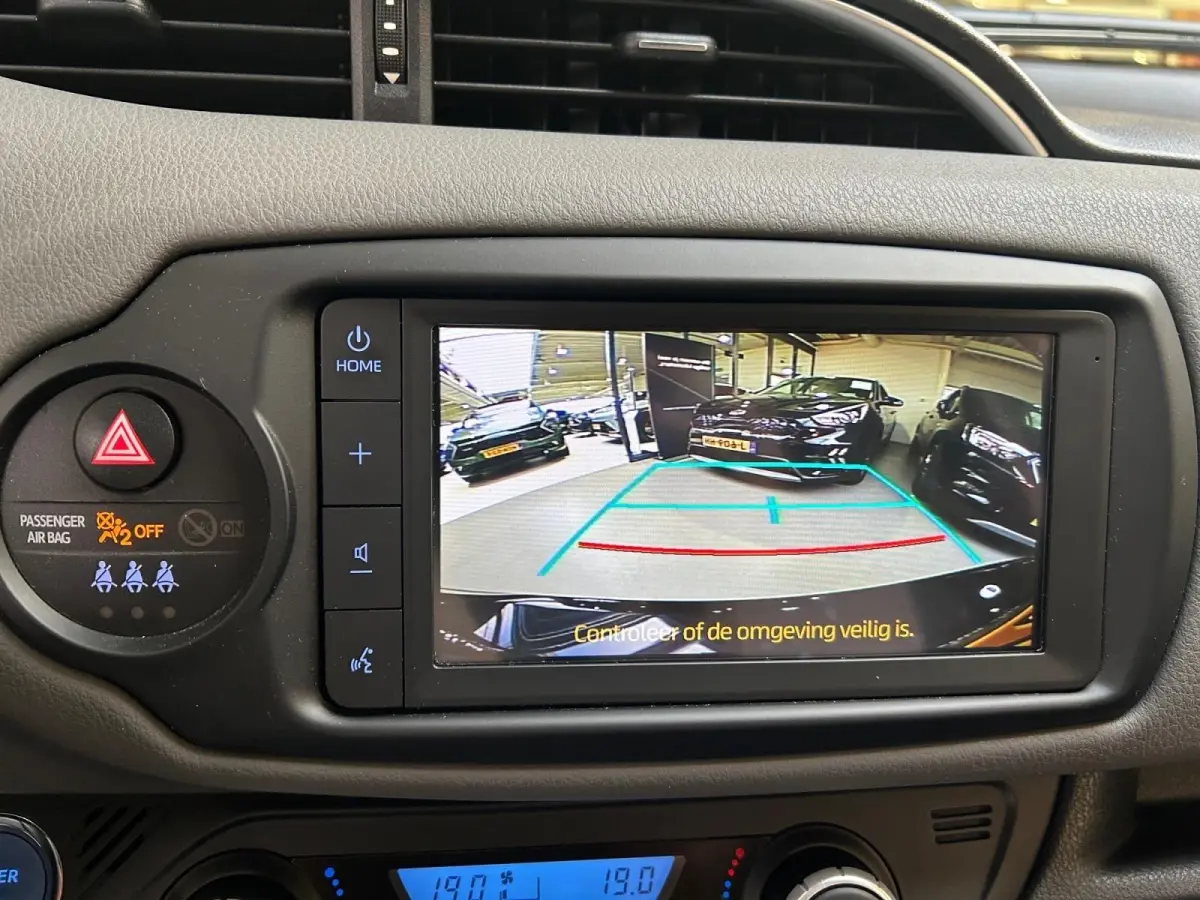 1.5 Hybrid Dynamic | Apple Carplay / Android Auto | Parkeersensoren Voor | Parkeercamera Achter | Lichtsensor + Regensensor | Cruise Control | Rijstrooksensor | 15"Lichtmetalen Velgen