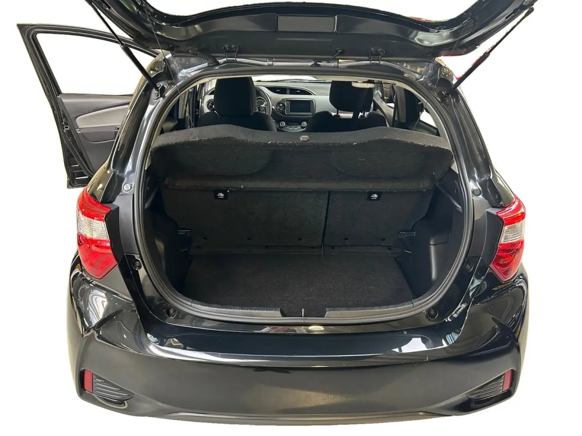 1.5 Hybrid Dynamic | Apple Carplay / Android Auto | Parkeersensoren Voor | Parkeercamera Achter | Lichtsensor + Regensensor | Cruise Control | Rijstrooksensor | 15"Lichtmetalen Velgen