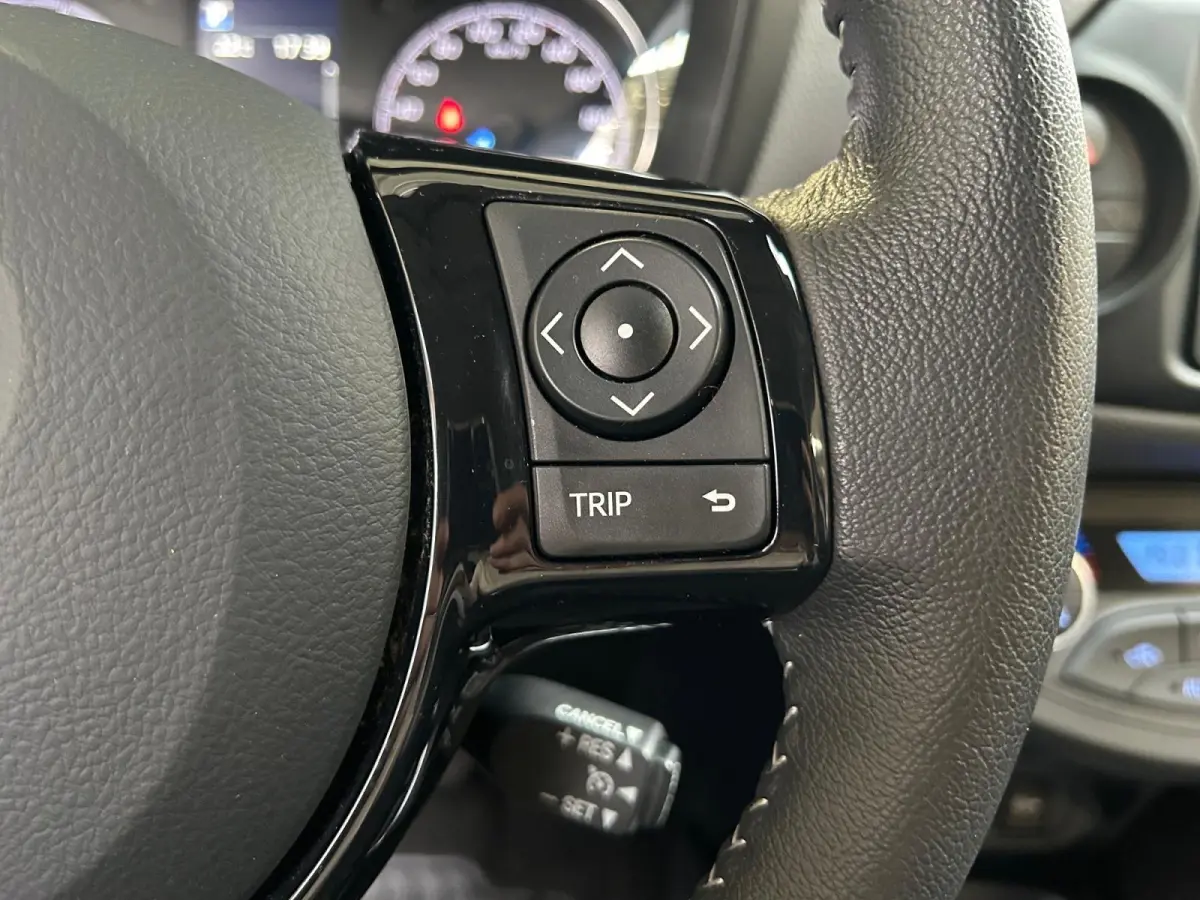 1.5 Hybrid Dynamic | Apple Carplay / Android Auto | Parkeersensoren Voor | Parkeercamera Achter | Lichtsensor + Regensensor | Cruise Control | Rijstrooksensor | 15"Lichtmetalen Velgen