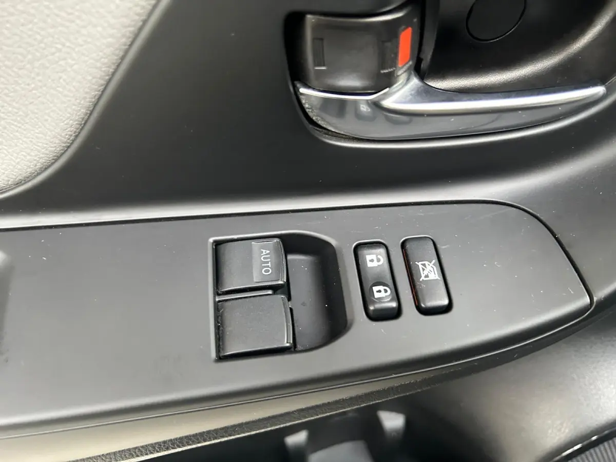 1.5 Hybrid Dynamic | Apple Carplay / Android Auto | Parkeersensoren Voor | Parkeercamera Achter | Lichtsensor + Regensensor | Cruise Control | Rijstrooksensor | 15"Lichtmetalen Velgen