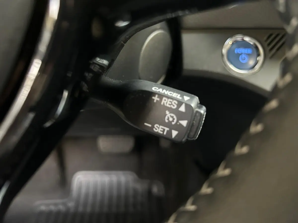 1.5 Hybrid Dynamic | Apple Carplay / Android Auto | Parkeersensoren Voor | Parkeercamera Achter | Lichtsensor + Regensensor | Cruise Control | Rijstrooksensor | 15"Lichtmetalen Velgen