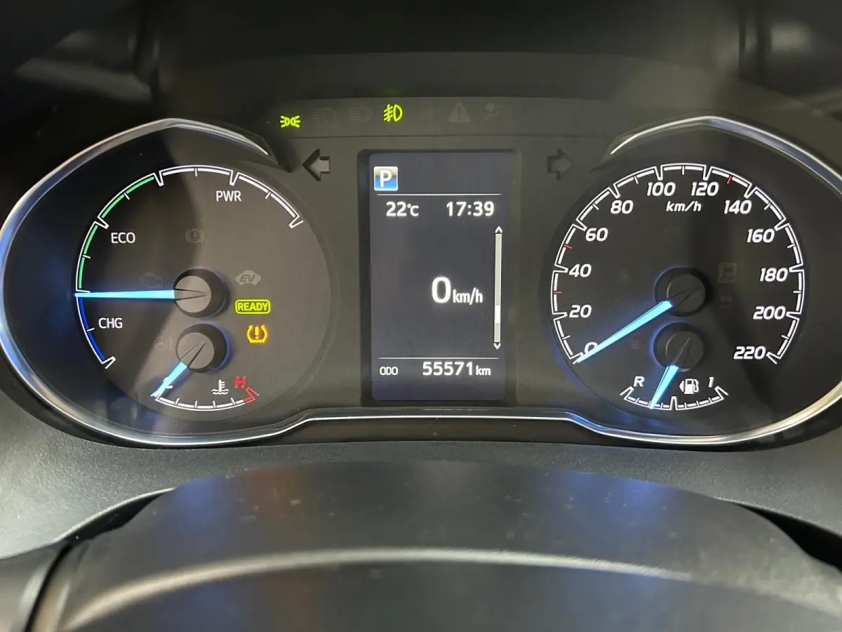 1.5 Hybrid Dynamic | Apple Carplay / Android Auto | Parkeersensoren Voor | Parkeercamera Achter | Lichtsensor + Regensensor | Cruise Control | Rijstrooksensor | 15"Lichtmetalen Velgen
