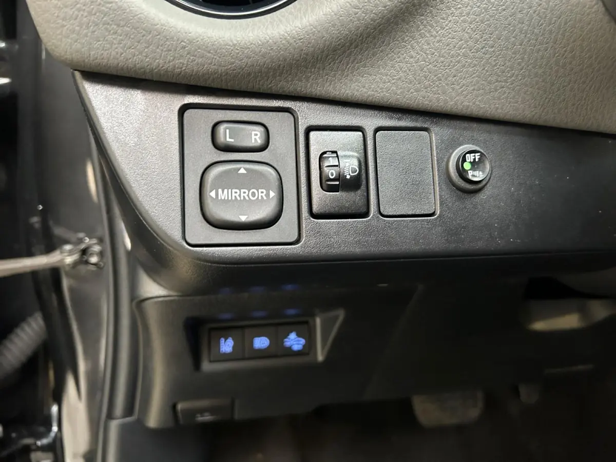 1.5 Hybrid Dynamic | Apple Carplay / Android Auto | Parkeersensoren Voor | Parkeercamera Achter | Lichtsensor + Regensensor | Cruise Control | Rijstrooksensor | 15"Lichtmetalen Velgen